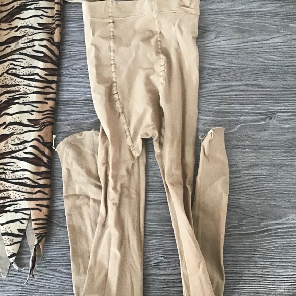 Tarzan Costume 🔥HOST PICK!🔥 - Picture 4 of 4